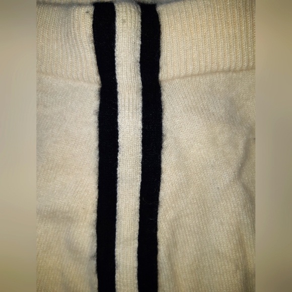 (S)⭐️Juicy Couture⭐️ Rare Cream Color 💯 Cashmere Mini Skirt Waist 13.5" - Picture 6 of 7